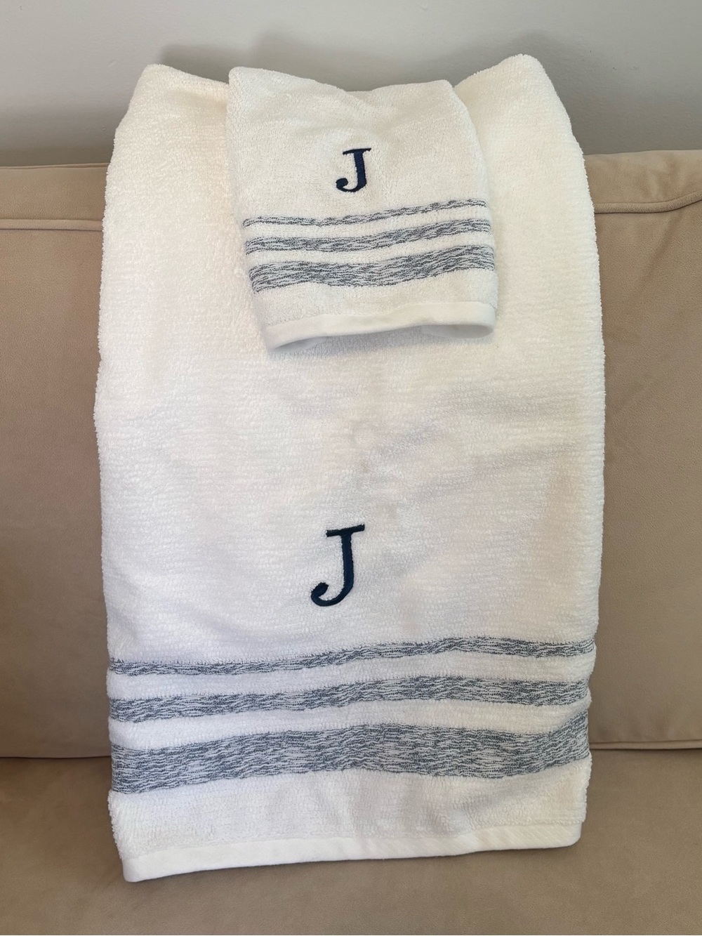 Threshold Set of 2 Monogrammed Bath Towels - J